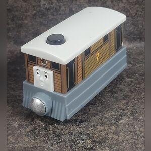 Thomas & Friends Tank Engine 2012- Talking Toby+ Light